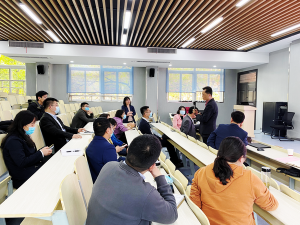 beat365举办科研项目和科学技术奖申报经验交流会